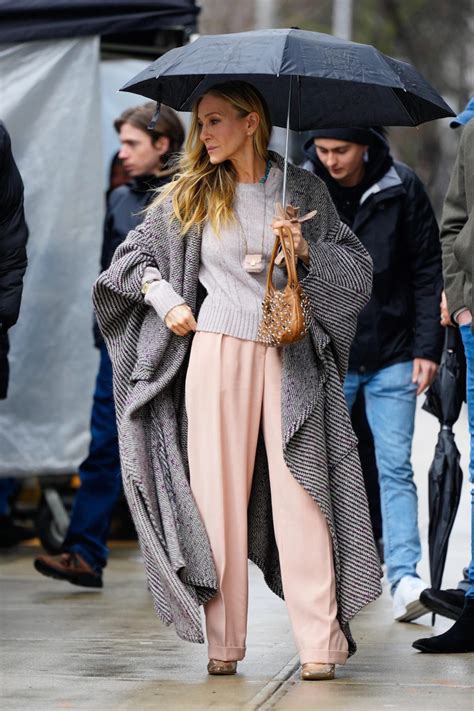 carrie bradshaw baguette.